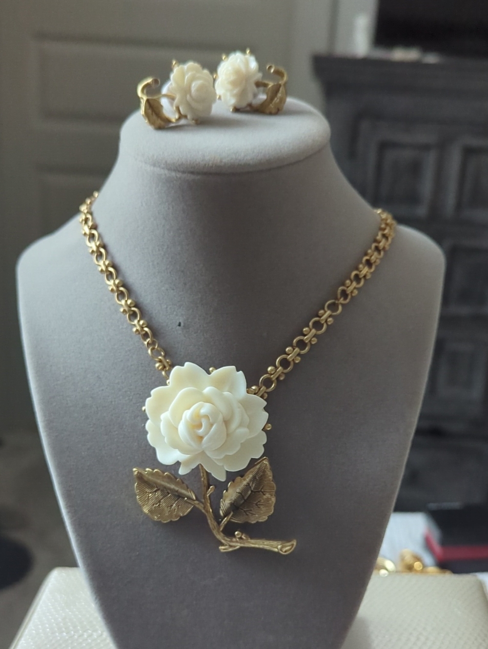 Gold-Tone Rose Pendant Necklace with Ivory Flower Accent And Earrings